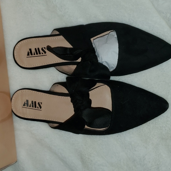 Black suede bow tie slip on flat - Picture 2 of 4